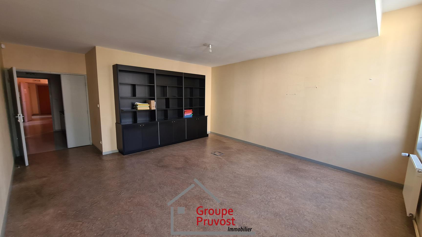 gedeon-photo-24cf15d2342049296a7125112d7ff95c Bureau 215 m²