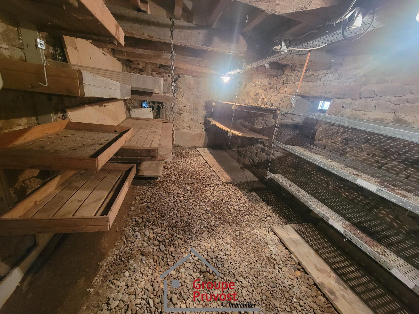 gedeon-photo-450fb1c32a409fc11f14709ef3d2d6a2 Vente Maison 157 m² à Saint-Bonnet-des-Quarts 140 000 €