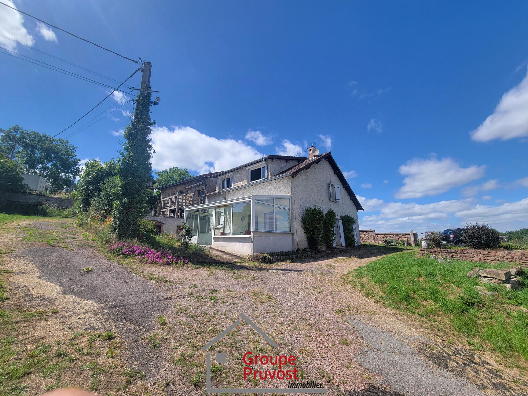 gedeon-photo-5615fe3d938722cd3de813b4955167fd Vente Maison 157 m² à Saint-Bonnet-des-Quarts 140 000 €