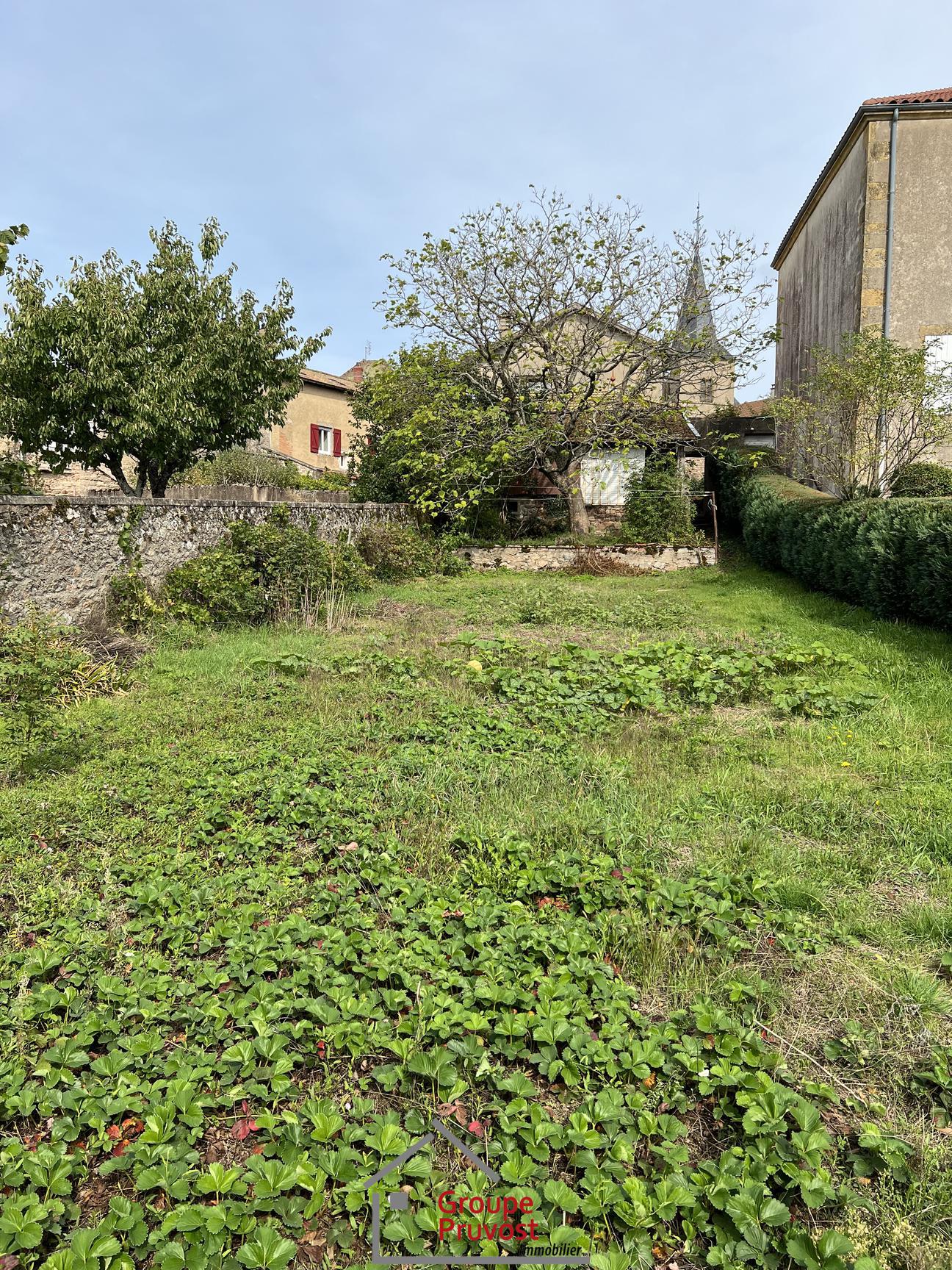 gedeon-photo-992053a4d4152e86301dd00d1f7e7957 Maison de village avec jardin