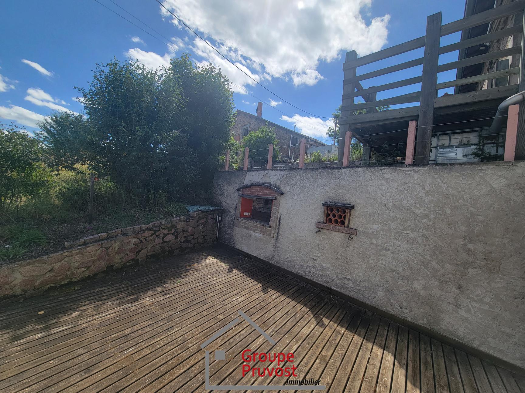 gedeon-photo-9e9535745ac2517422944fc4b91078d0 Vente Maison 157 m² à Saint-Bonnet-des-Quarts 140 000 €