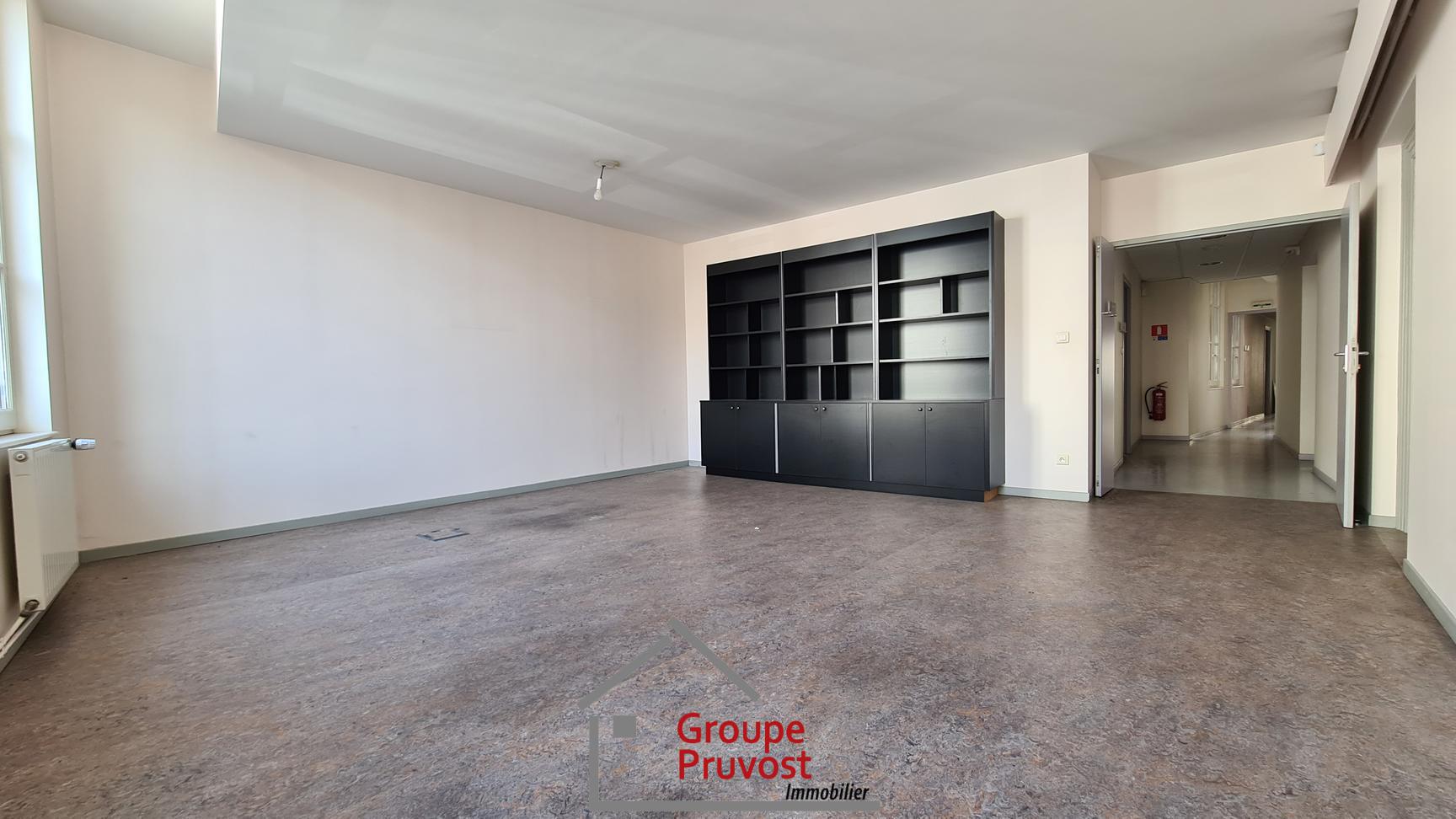 gedeon-photo-a2c7ed9d98f3cfe3e9ee93e1c6bd9daa Bureau 215 m²