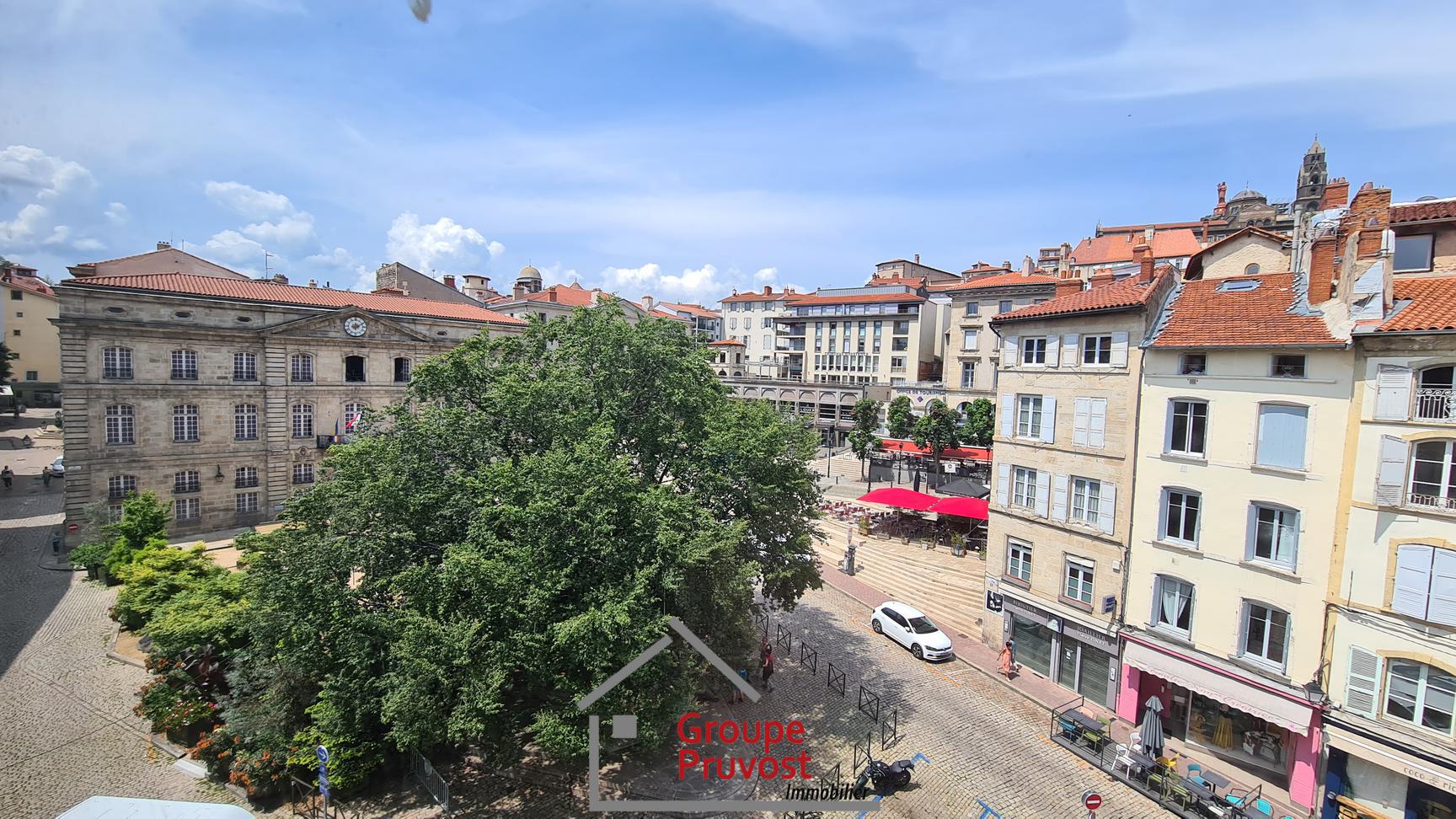 gedeon-photo-ae3fc144363c20a9f595339088455c26 Bureau 215 m²