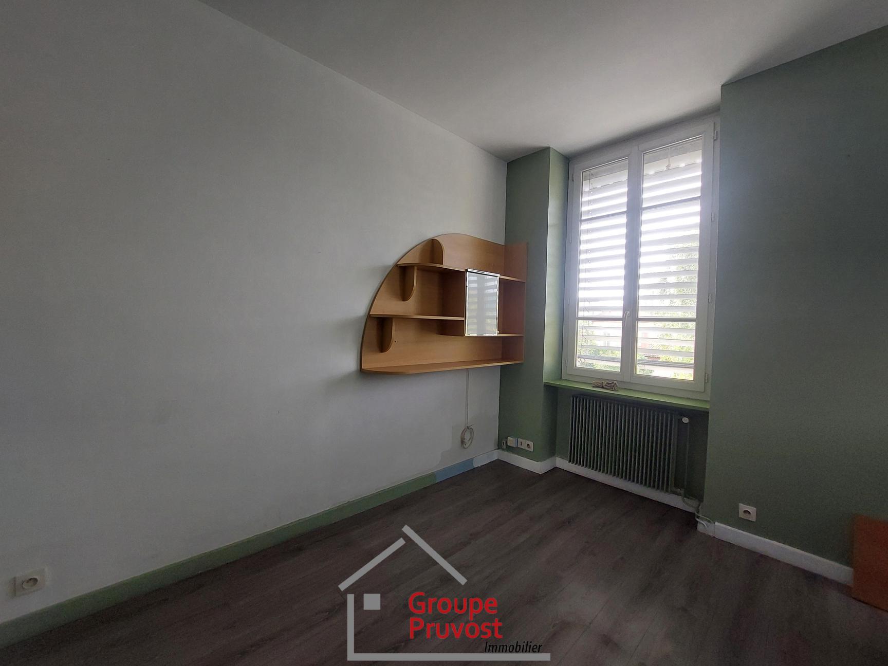 gedeon-photo-d6b3514bd77c27e8333a3106c8ca2829 Appartement à aménager 6 pièces