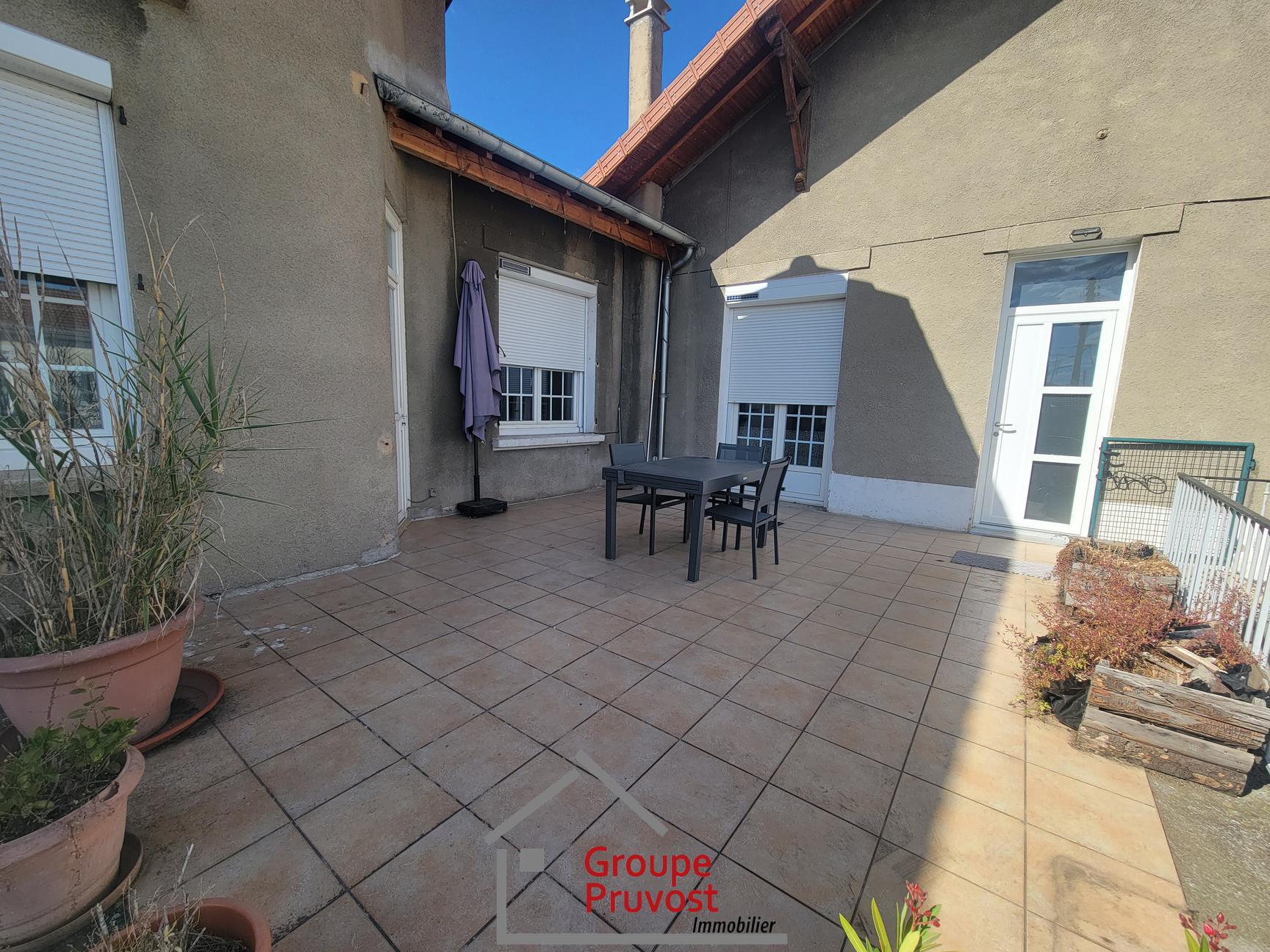 gedeon-photo-21ee57326cff081a9ba2d73dbba5b053 Vente Immeuble 430 m² à Le Coteau 295 000 €