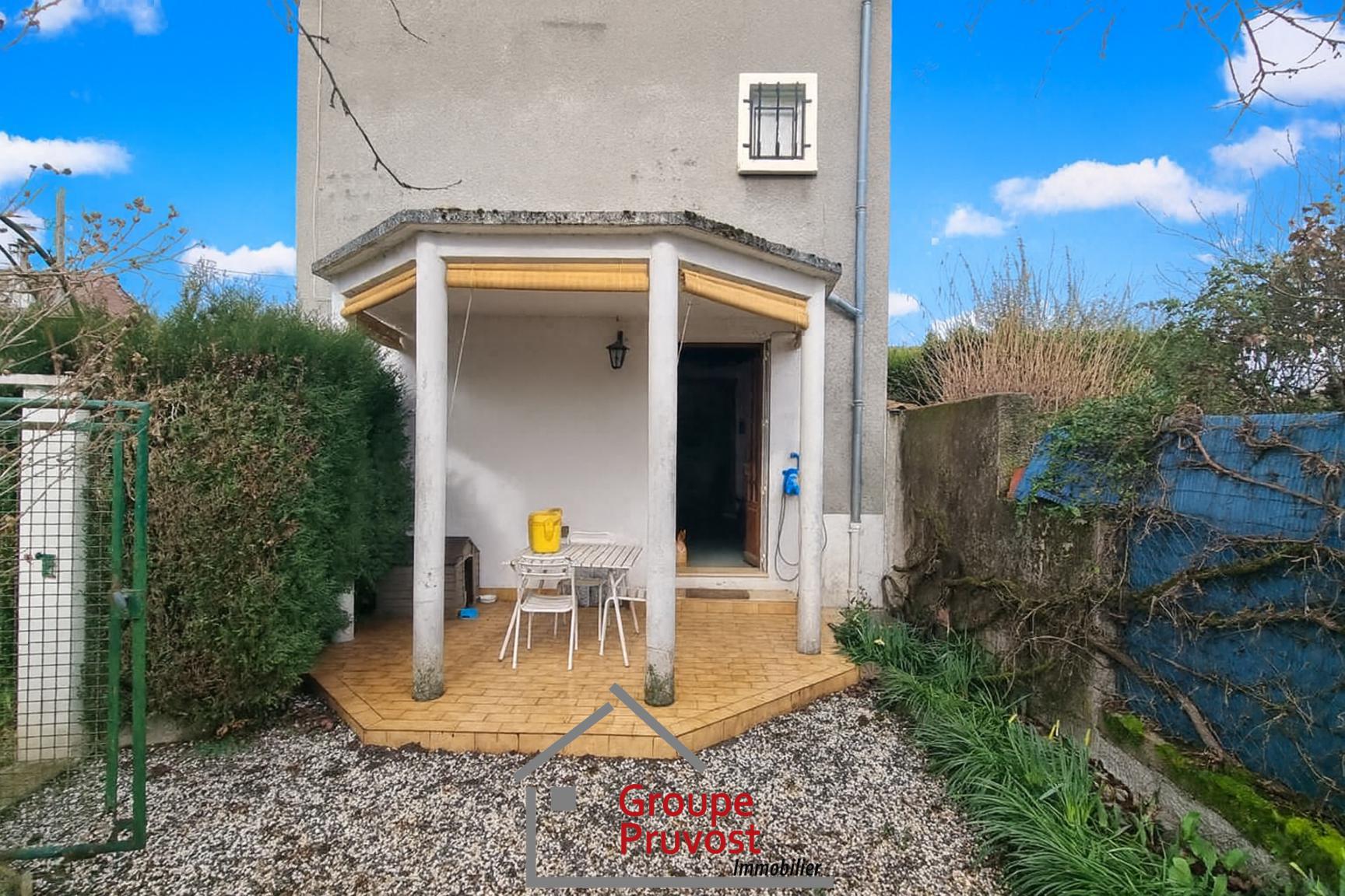 gedeon-photo-461b7d656d4239406c5a2796e4f2eb0a Maison de village avec terrain