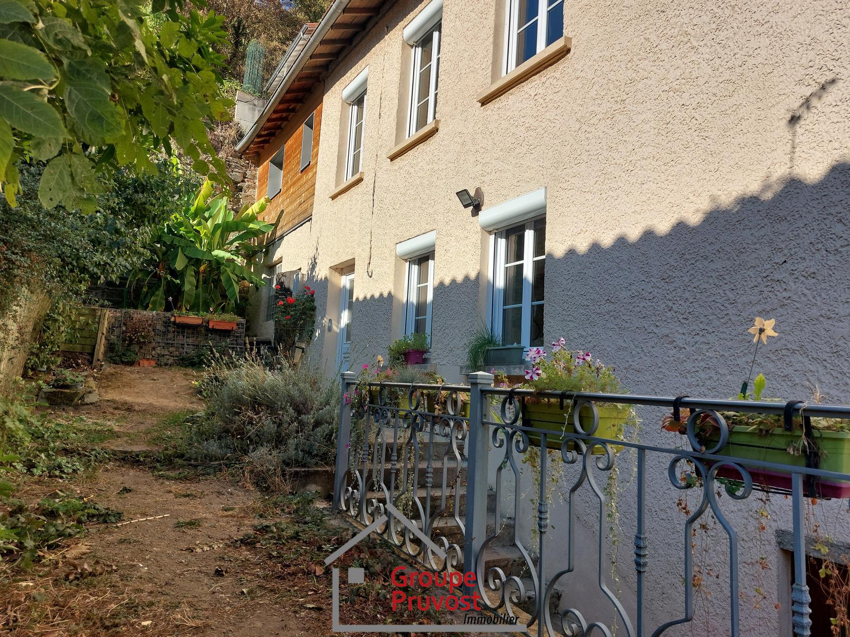 gedeon-photo-63e3f8aa6ce1d24c99604e299e5e32b9 Maison de village 4 pièces 110 m²