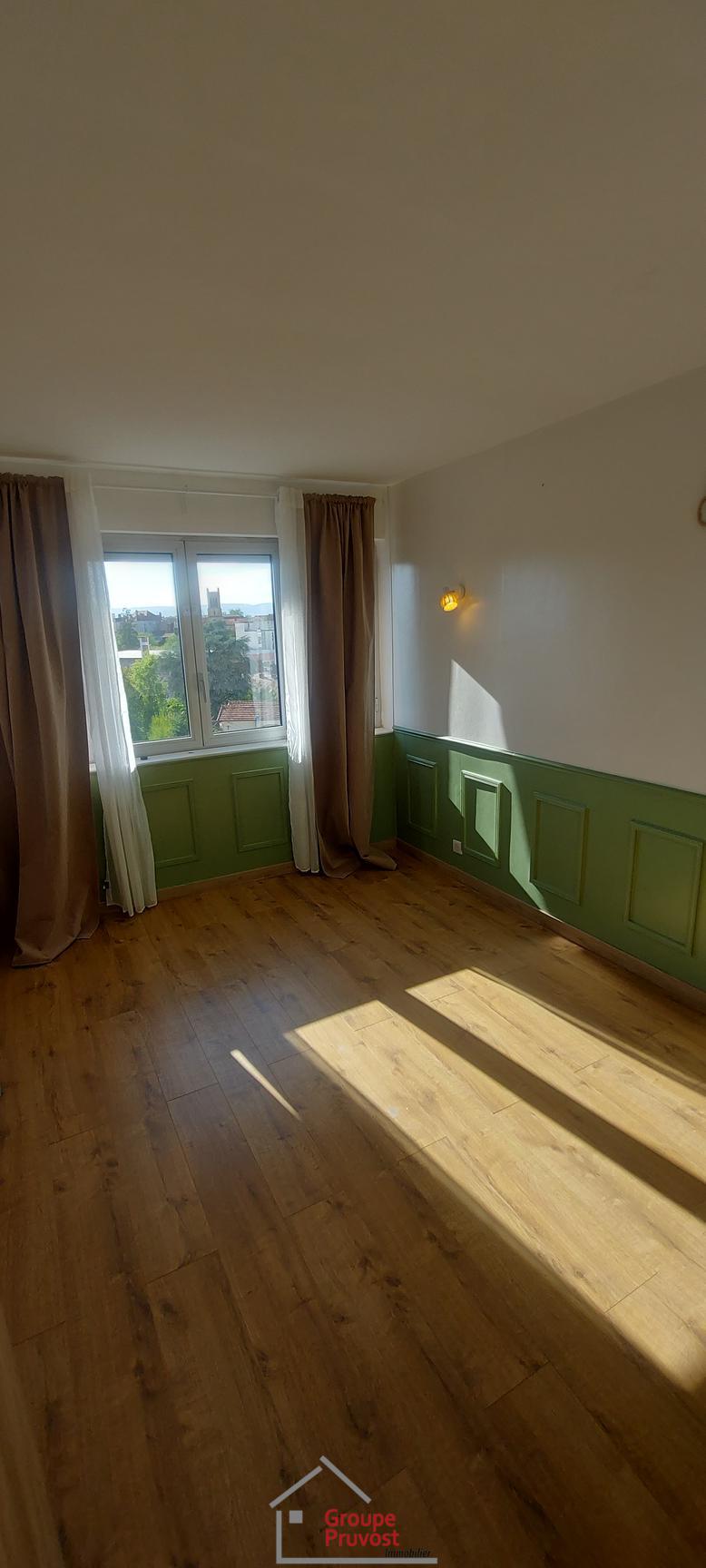 gedeon-photo-bf45e7ae0c3421c5dfe8e30cdd80c2b7 Vente T4 84 m² à Roanne 141 000 €