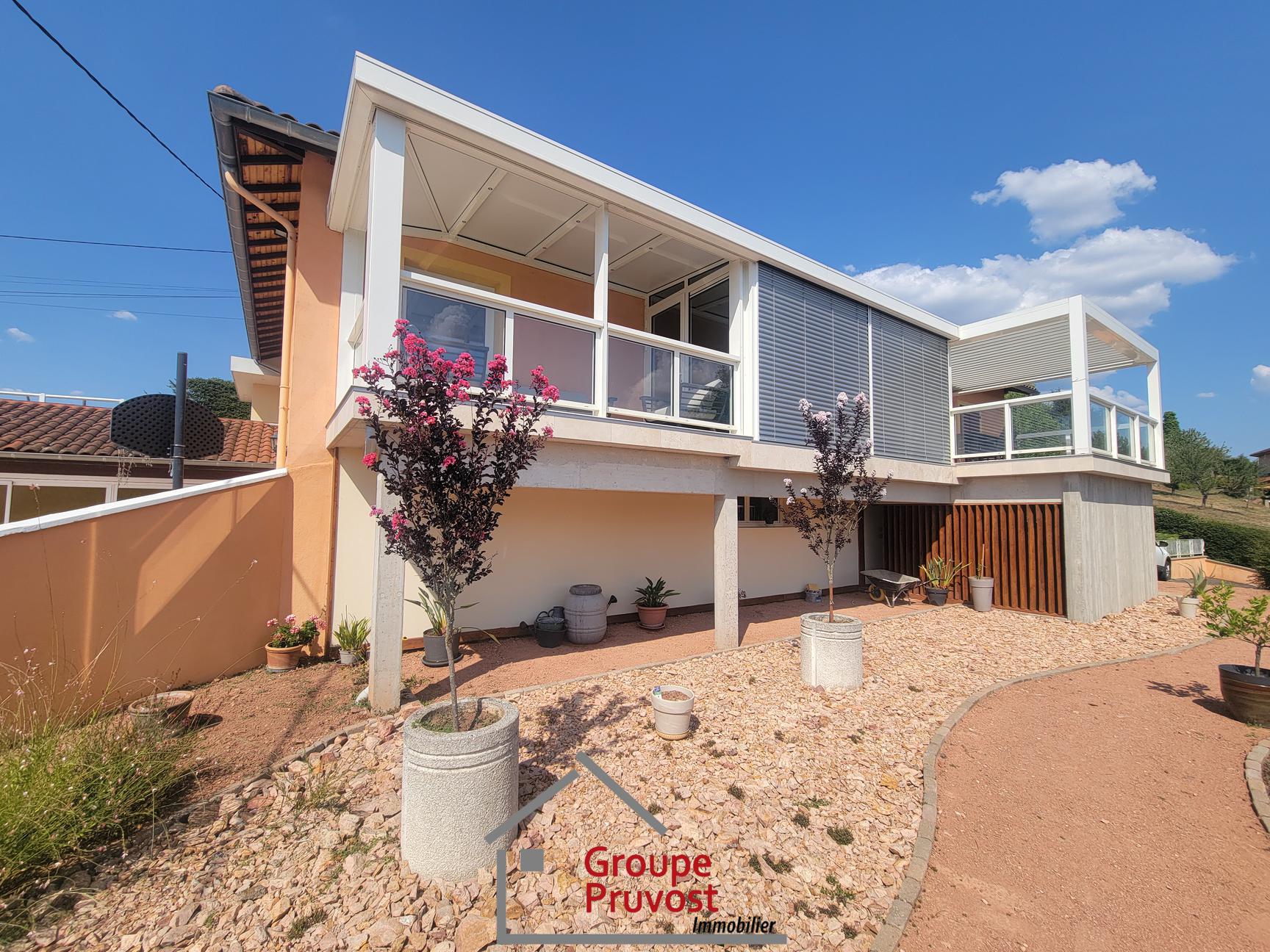 gedeon-photo-e2367acba7178dedaf2c18a4a9d4f9b4 Vente Maison 245 m² à Charlieu 465 000 €