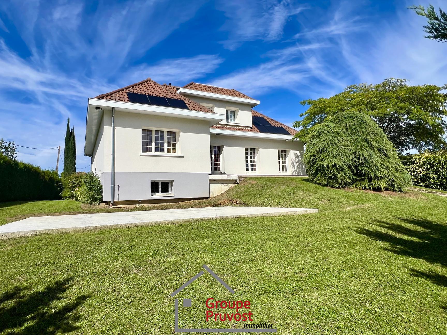 gedeon-photo-e89ec7b1c8182d3c79916720933b35e6 Belle propriété 7 chambres