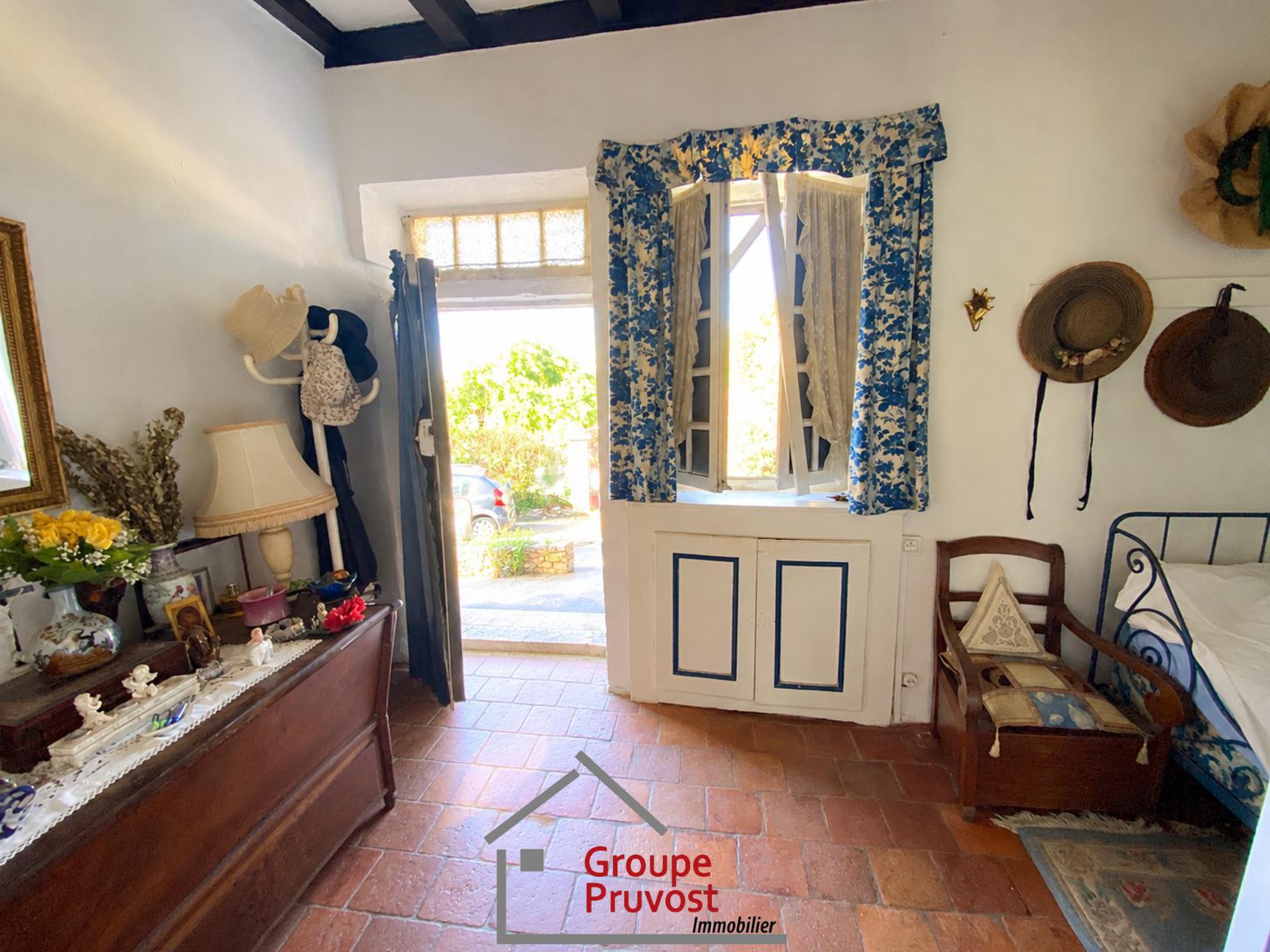 Maison et dépendance