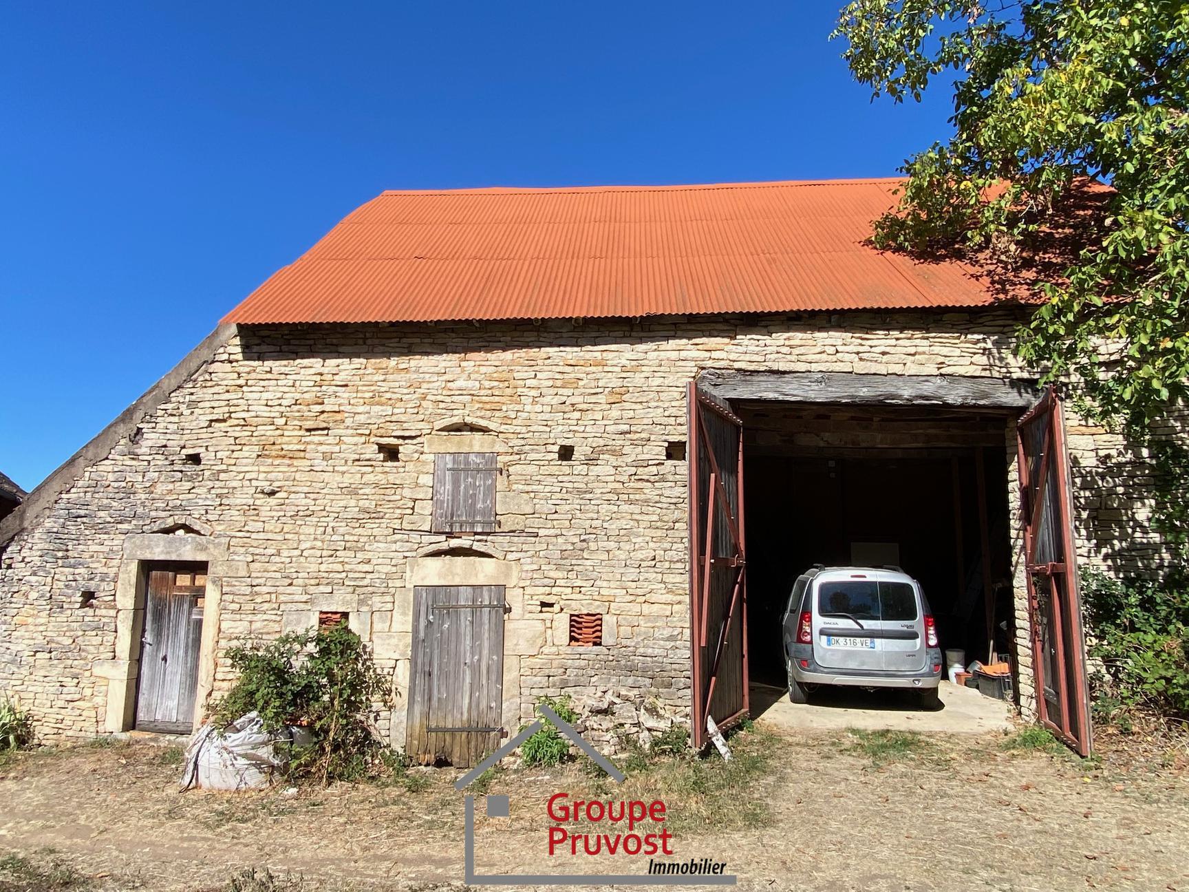 Maison et dépendance