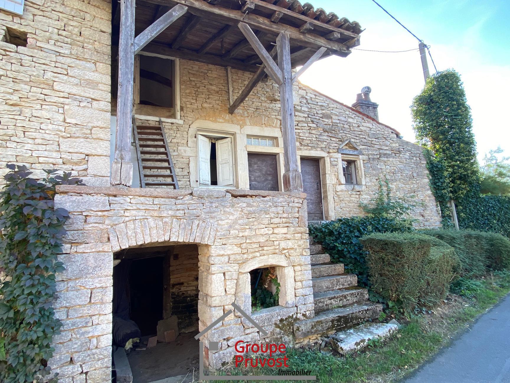 Maison et dépendance