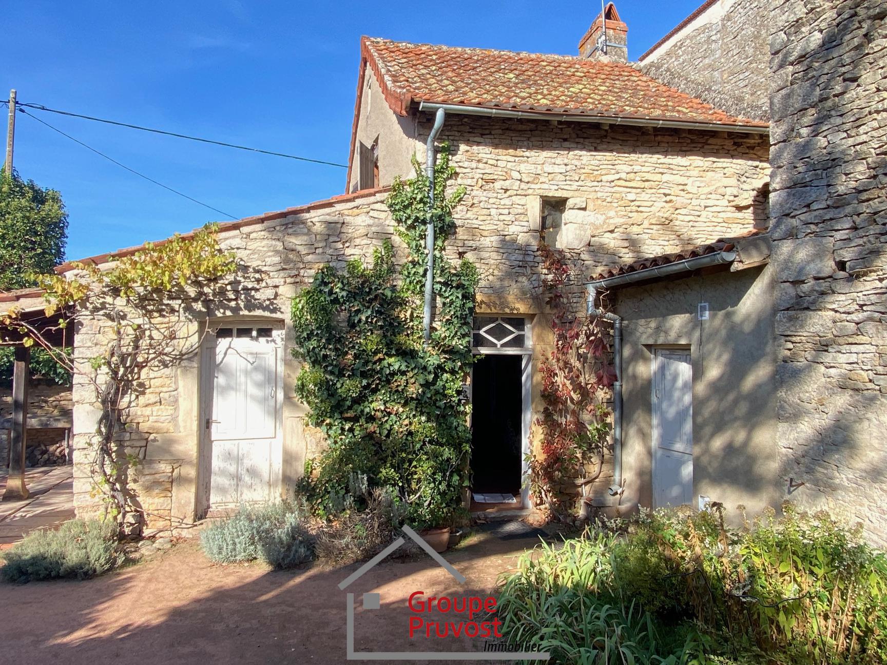 Maison et dépendance