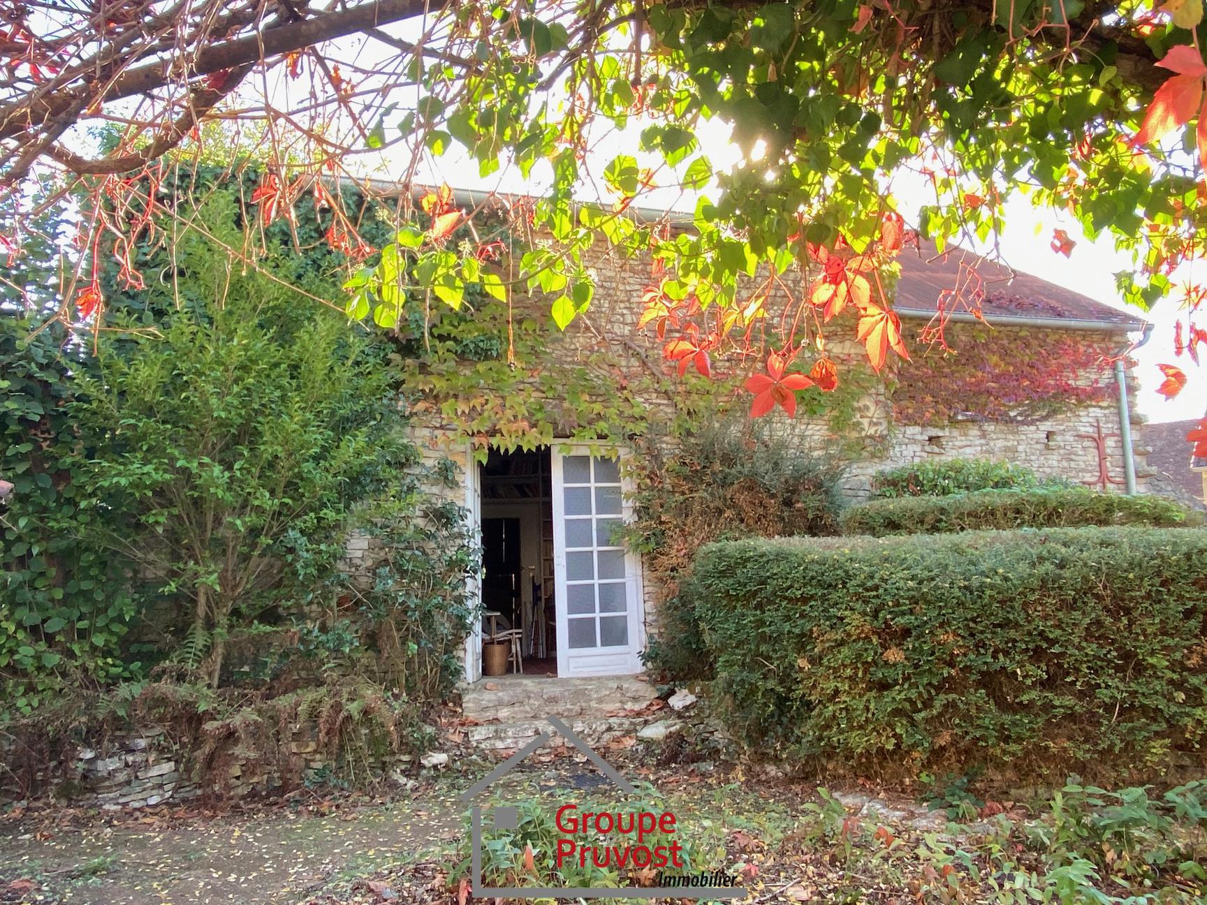 Maison et dépendance