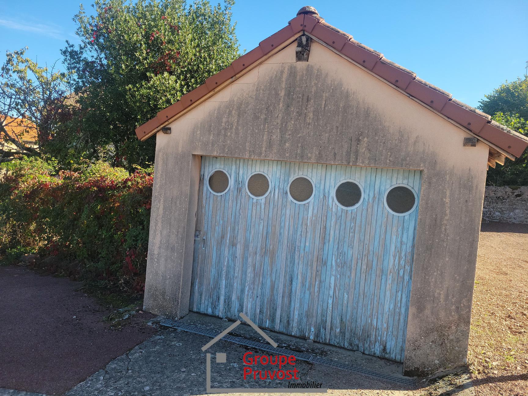 gedeon-photo-9e8c253d4545800a2f75f4d39faca2f7 Vente Immeuble 320 m² à La Pacaudière 110 000 €
