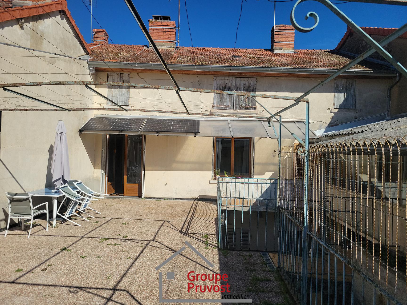 gedeon-photo-c82393ad6c419be50e6574c718b8ef8f Vente Immeuble 320 m² à La Pacaudière 110 000 €