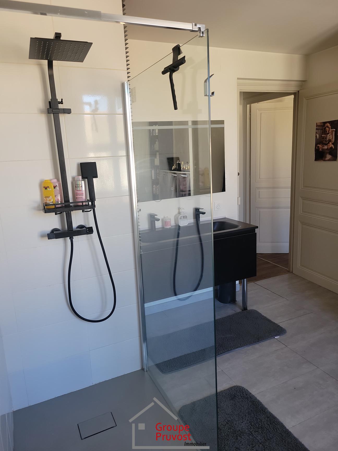 gedeon-photo-dbd4c3ed308d6b439b7a503222af109e Vente Immeuble 320 m² à La Pacaudière 110 000 €